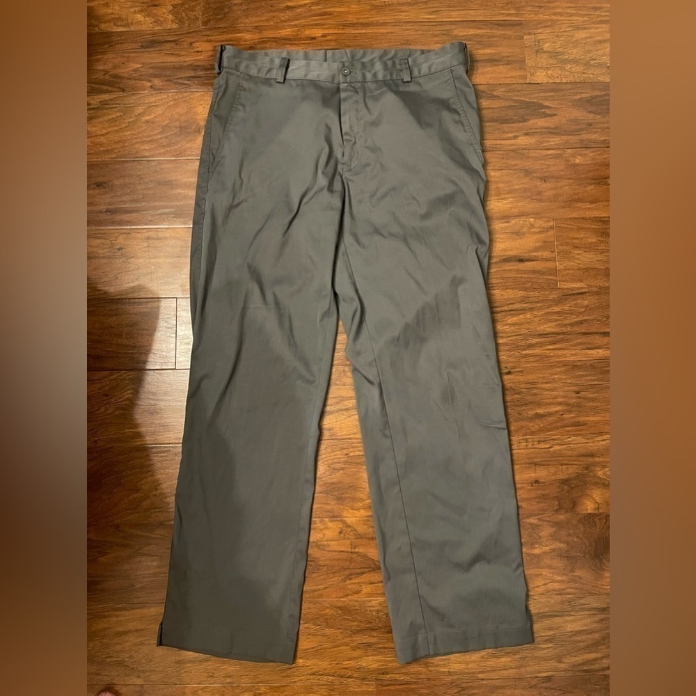 Nike Men’s Flat Front Golf Pants Size 34x30